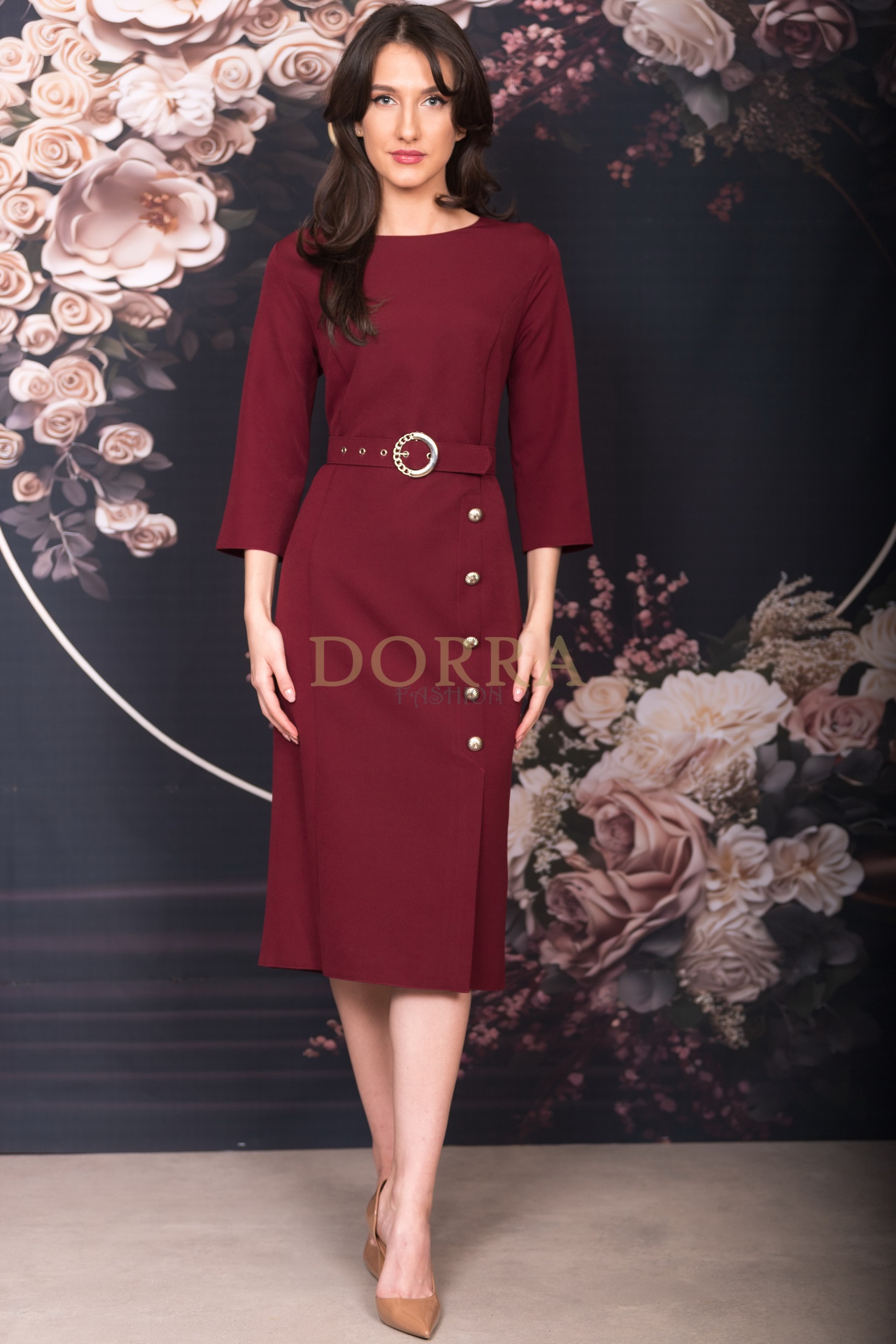Rochie midi Symina din stofă grena cu nasturi decorativi și curea