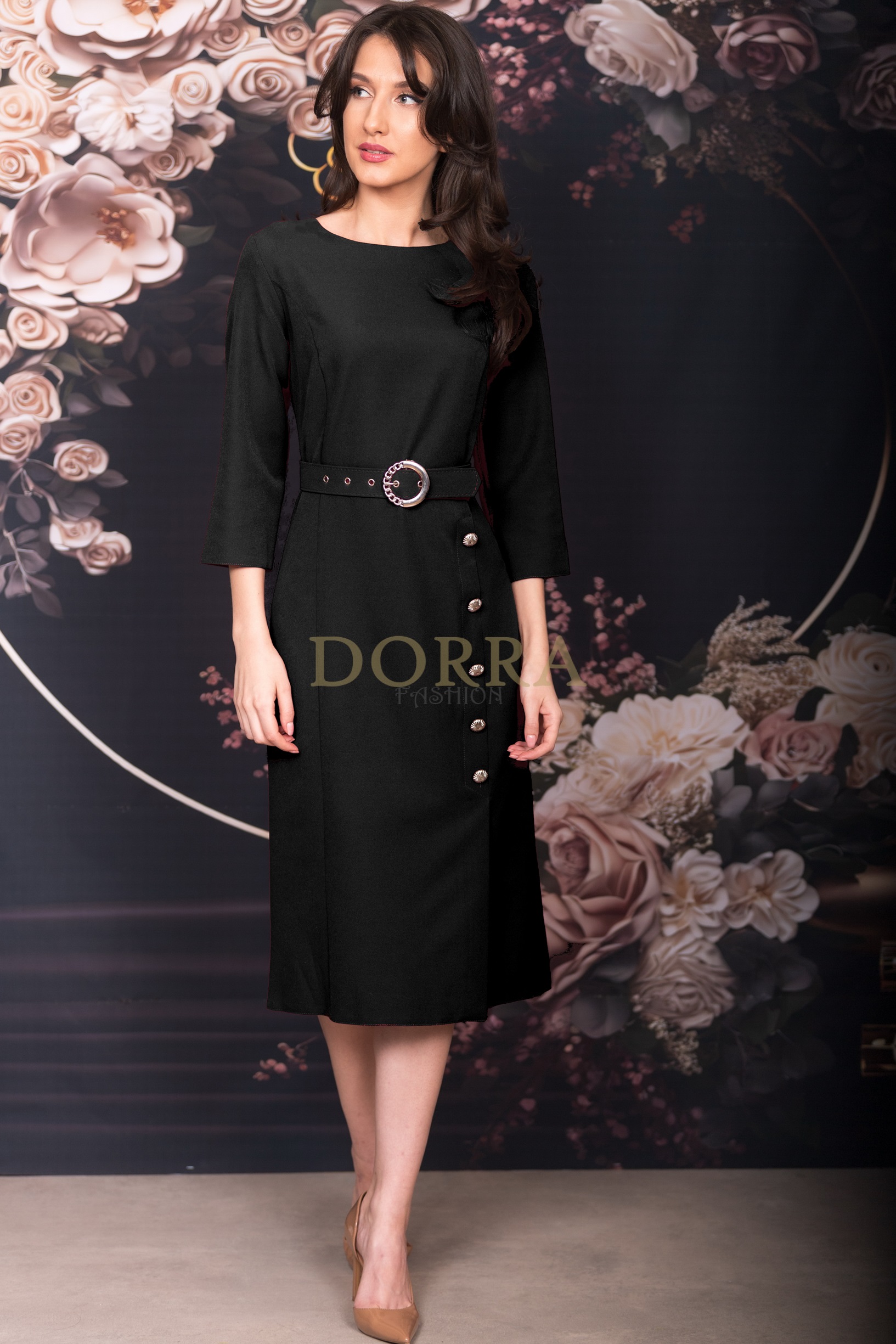 Rochie midi Symina din stofă neagră cu nasturi decorativi și curea