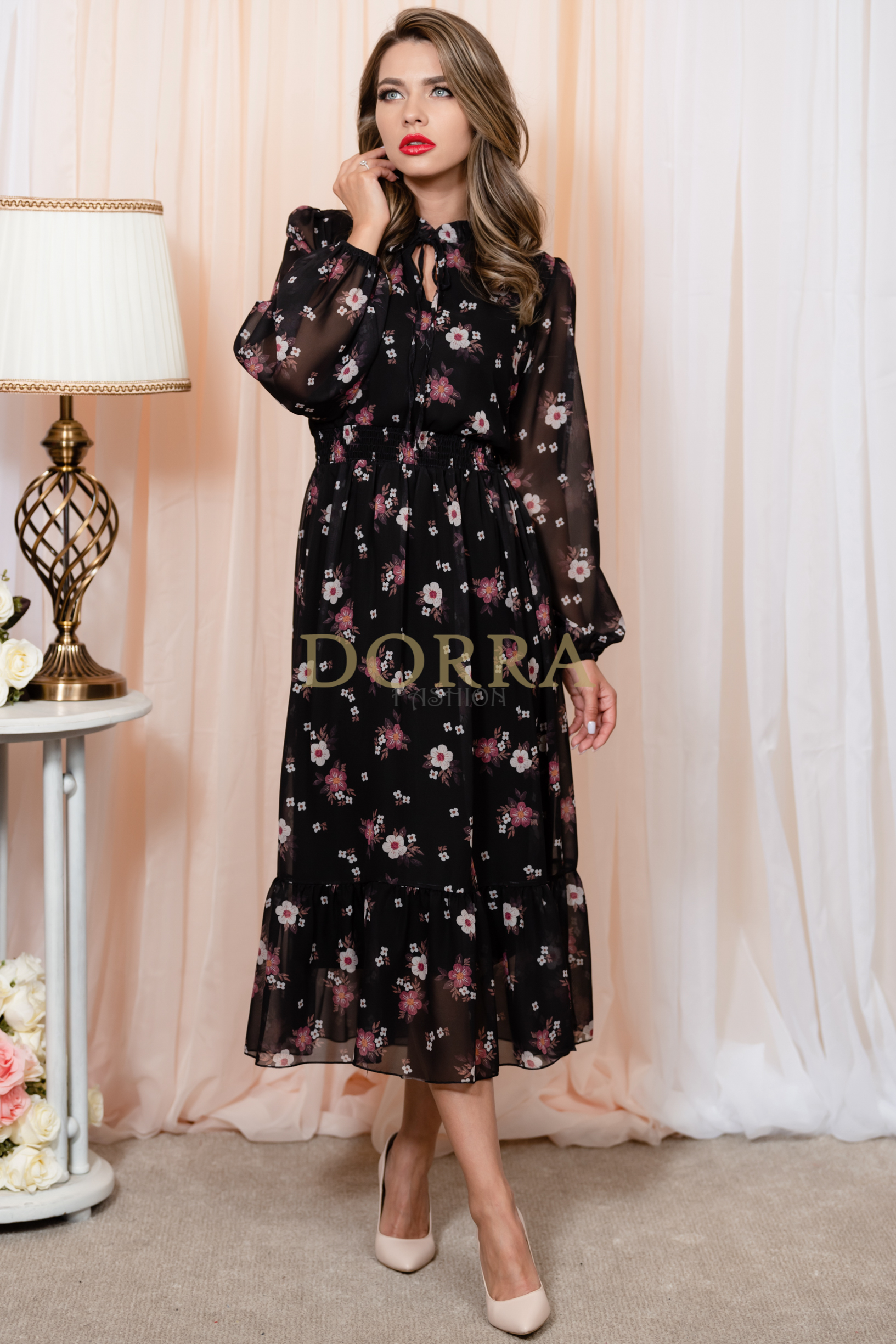 Rochie midi Jade din voal negru cu imprimeu floral