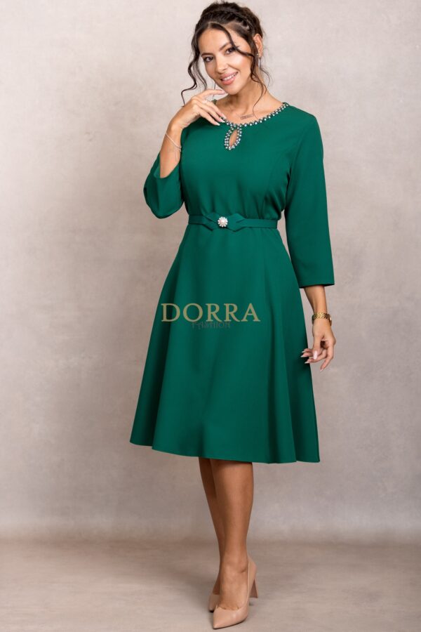 Rochie de ocazie Monicca din stofă verde cu strass-uri la decolteu