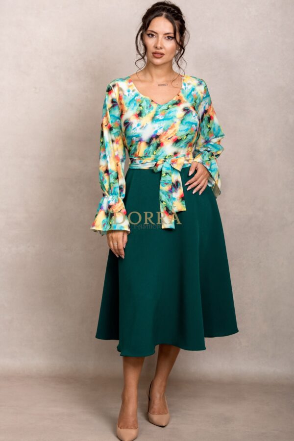 Rochie midi cocktail Akiko cu top din vâscoză imprimată și fustă din stofă verde