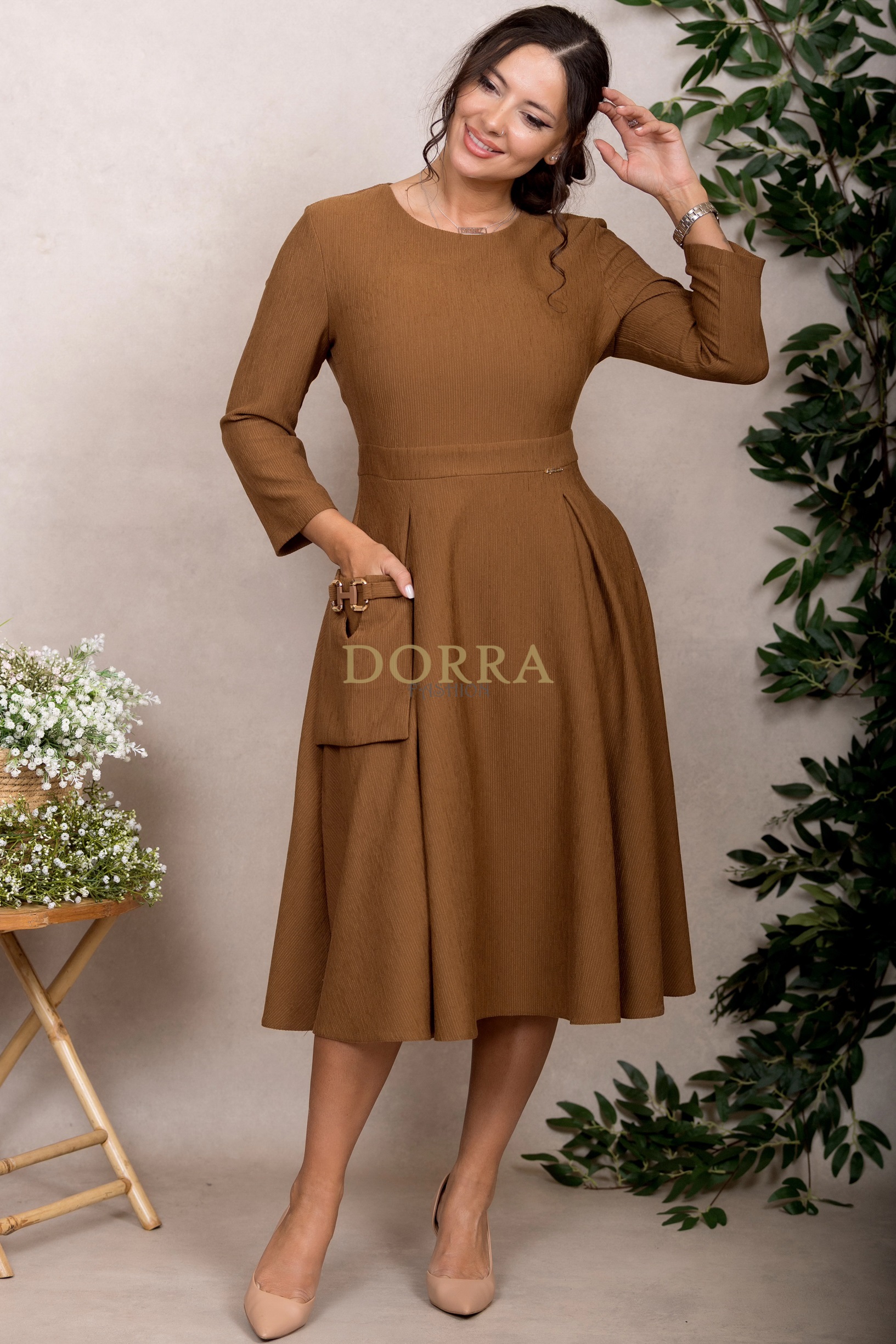 Rochie midi Sabrina din catifea reiată maro-cognac cu buzunar aplicat - imagine 7
