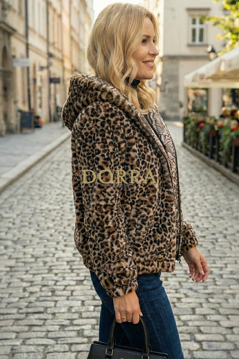 Jachetă Oleander din blană ecologică cu imprimeu leopard și glugă - detaliu