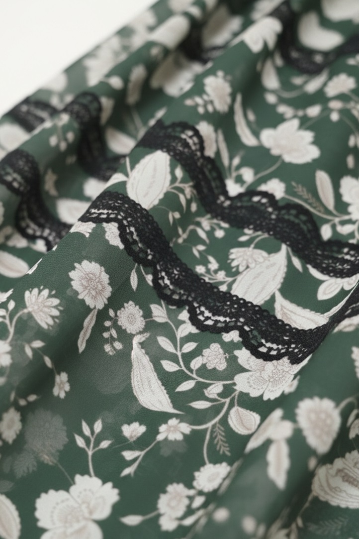 Rochie midi de ocazie Izaura din voal verde cu dantelă din catifea neagră - imagine 5