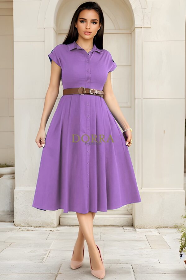 Rochie midi Kaylee din stofă lila cu nasturi și curea - poză frontală