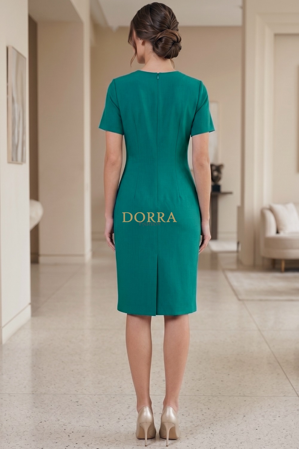 Rochie office Star din stofă verde cu bandă și cataramă aurie în talie - spate