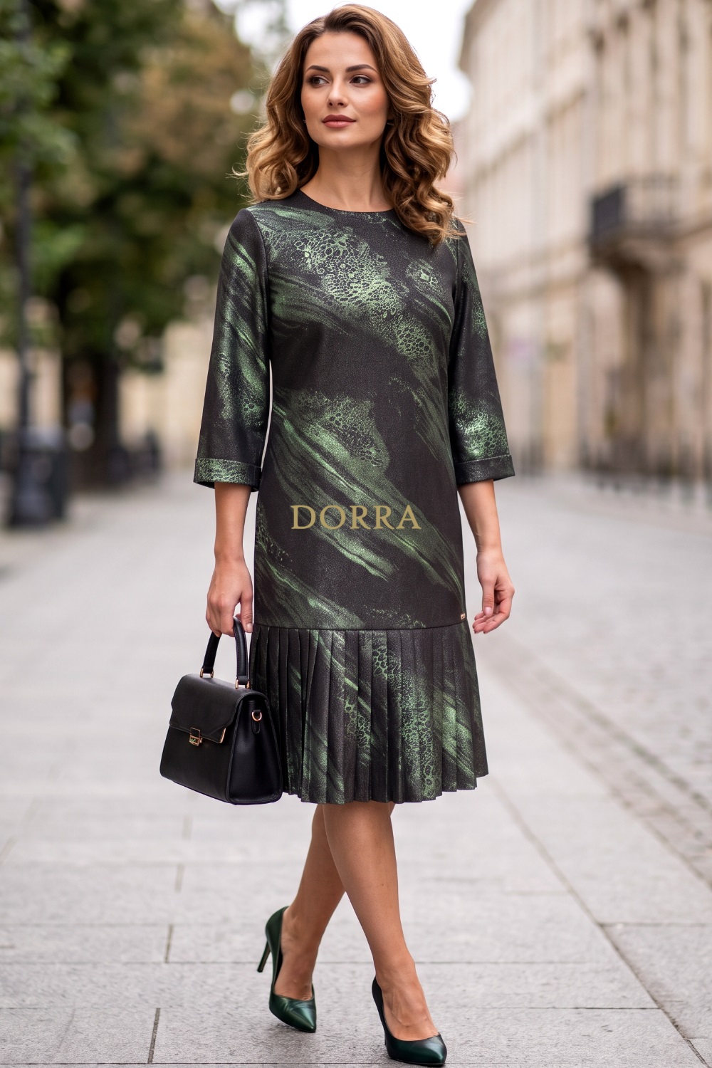 Rochie de ocazie Patty din stofă cu imprimeu metalizat verde - poză frontală
