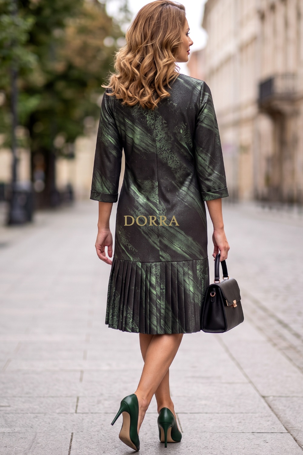 Rochie de ocazie Patty din stofă cu imprimeu metalizat verde - spate